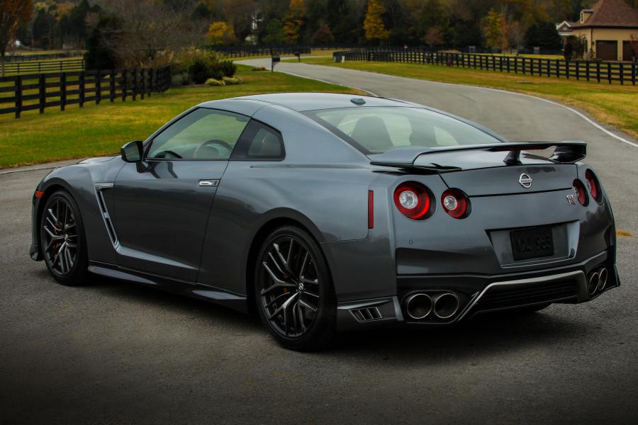  Nissan GT-R Pure (R35) 2017 года  (NA) (фото 9 из 21)